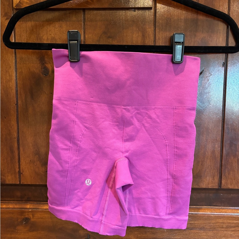 🩷 lululemon athletica vibrant magenta pink Bike Shorts, GUC
